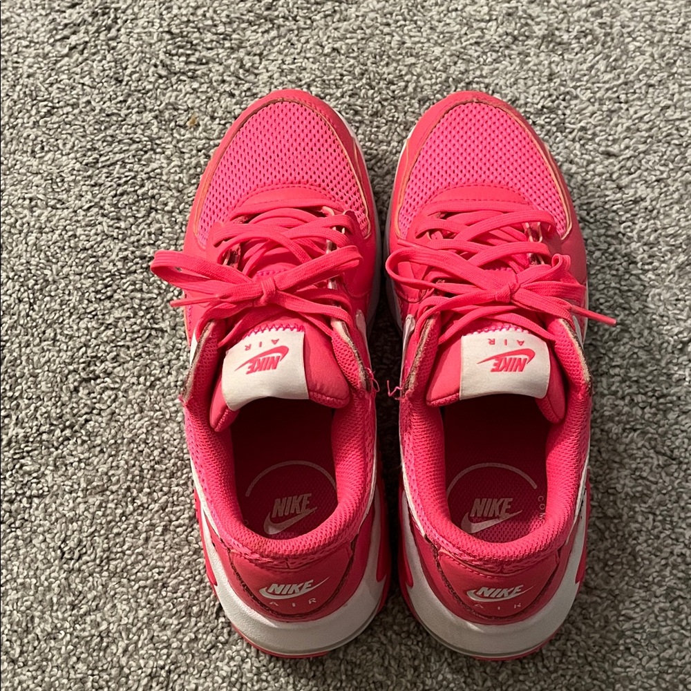 Nike Women's Bright Pink Sneakers